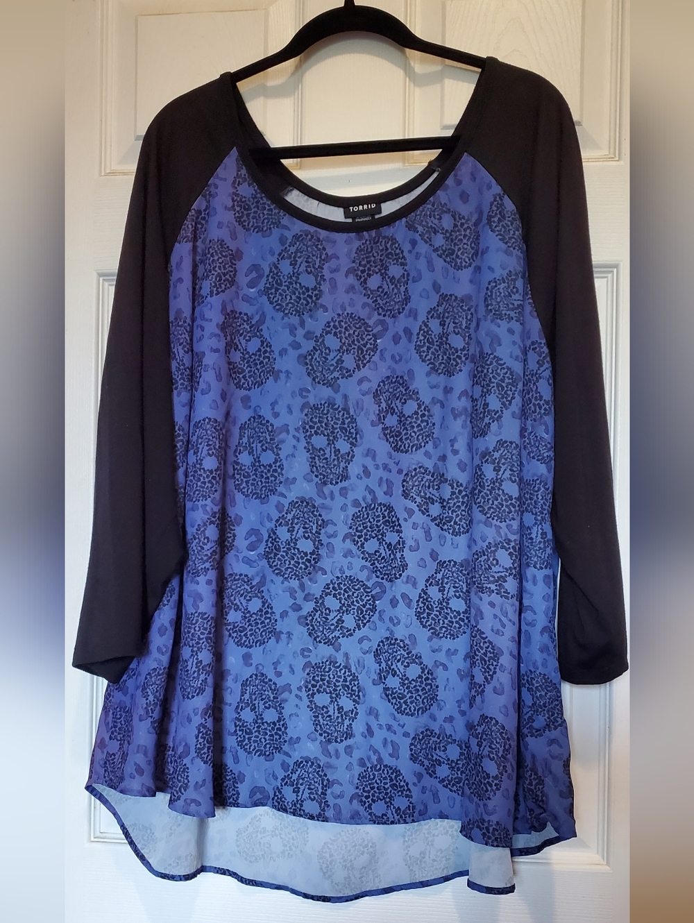 Torrid Blue Skull-Print Raglan Tunic with Black Sleeves